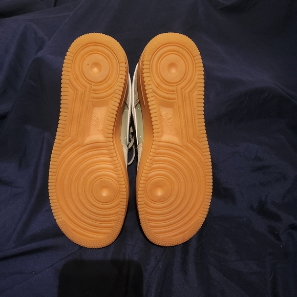 Nike Air Force 1 Low Sage Green and White with Gum Sole - Picture 5 of 5